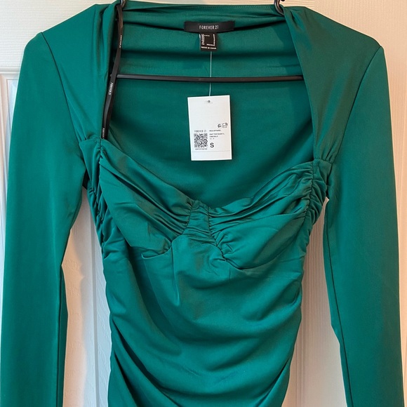 Long sleeve ruched side top - Picture 1 of 4